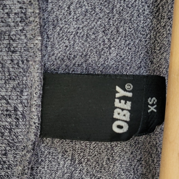 Grey OBEY T-Shirt Star Crest Tee Top Punk Rock Vintage Cute Sexy Essential Skate - Picture 2 of 3